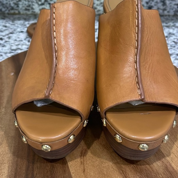 New Coach Brown Leather Wedge Heel Sandals Size 7.5 - Picture 3 of 5